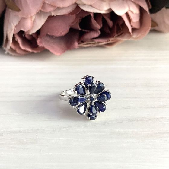 Серебряное кольцо с сапфиром