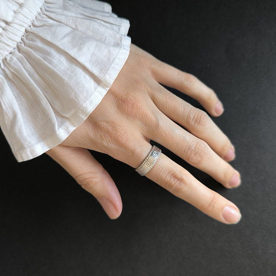 Серебряное кольцо с фианитами