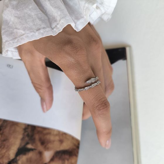 Серебряное кольцо с фианитами