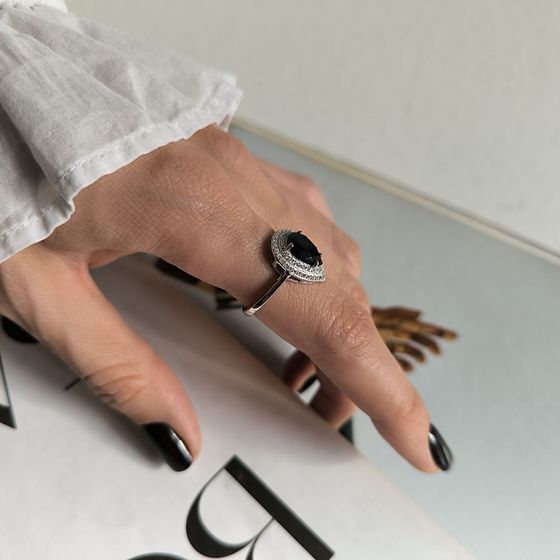 Серебряное кольцо с сапфиром nano 2.221ct, фианитами