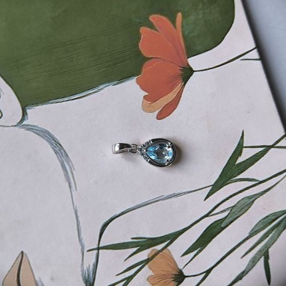 Серебряная подвеска с топазом 0.93ct