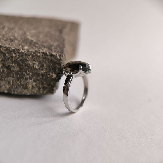Серебряное кольцо с раухтопазом (дымчатым кварцем) 4.788ct
