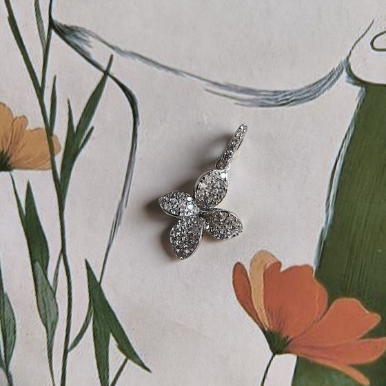 Серебряная подвеска с фианитами