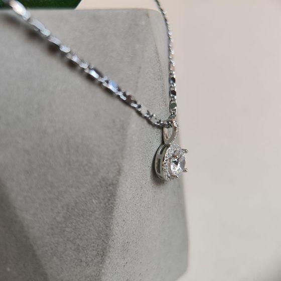 Серебряная подвеска с фианитами