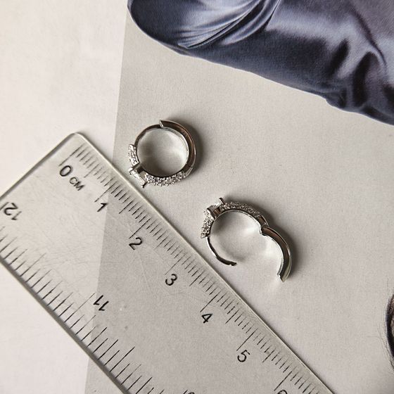 Серебряные серьги с фианитами