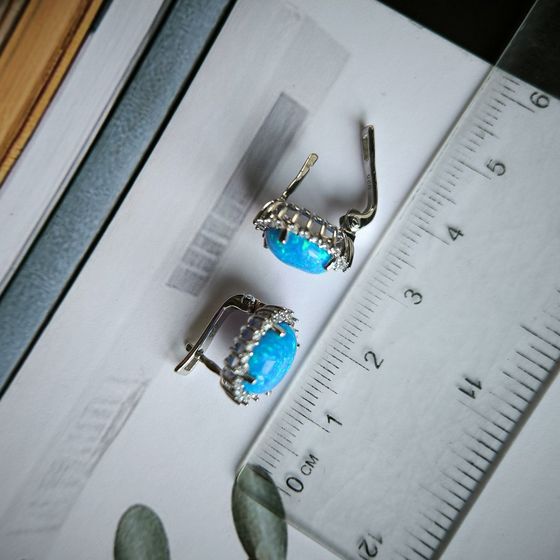 Серебряные серьги с опалом