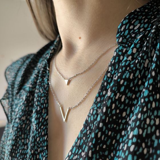 Серебряное колье без камней