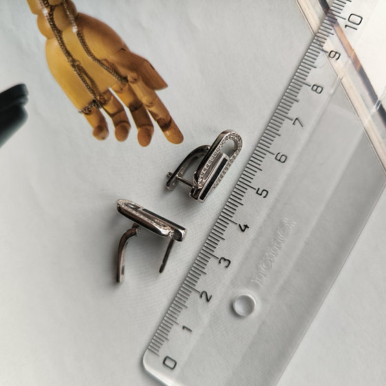 Серебряные серьги с фианитами, ониксом