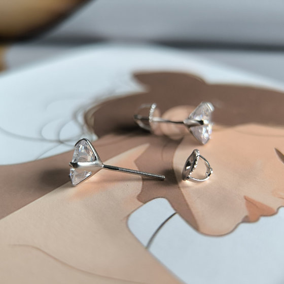 Серебряные серьги с фианитами