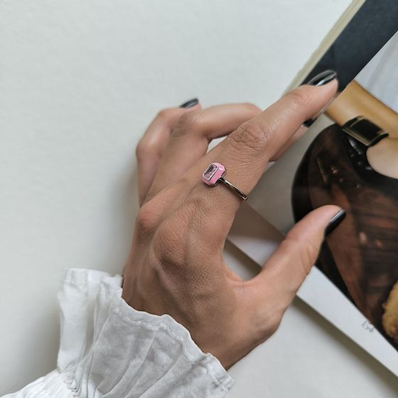 Серебряное кольцо с фианитами, емаллю