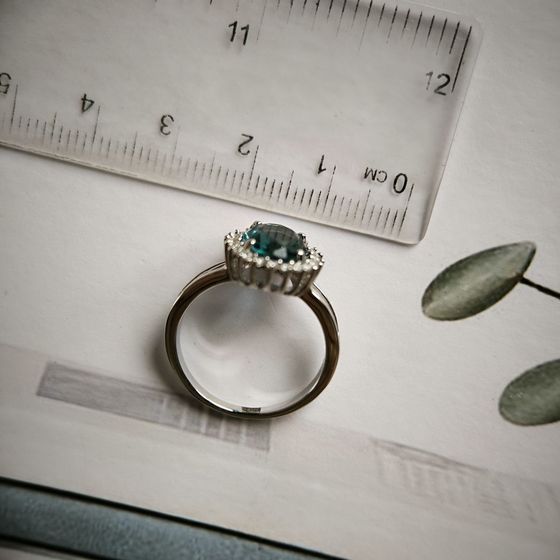 Серебряное кольцо с топазом Лондон Блю 2.272ct