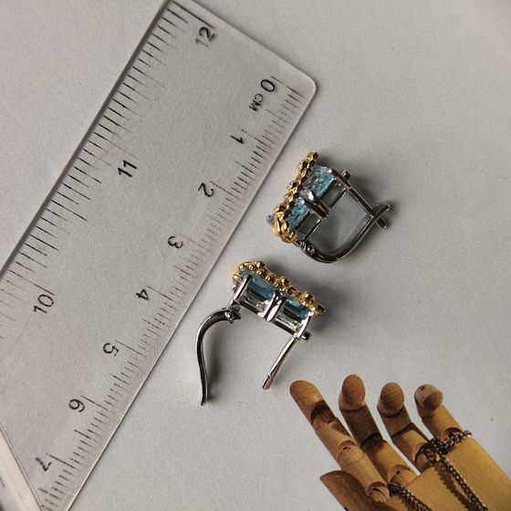 Серебряные серьги с топазом, фианитами