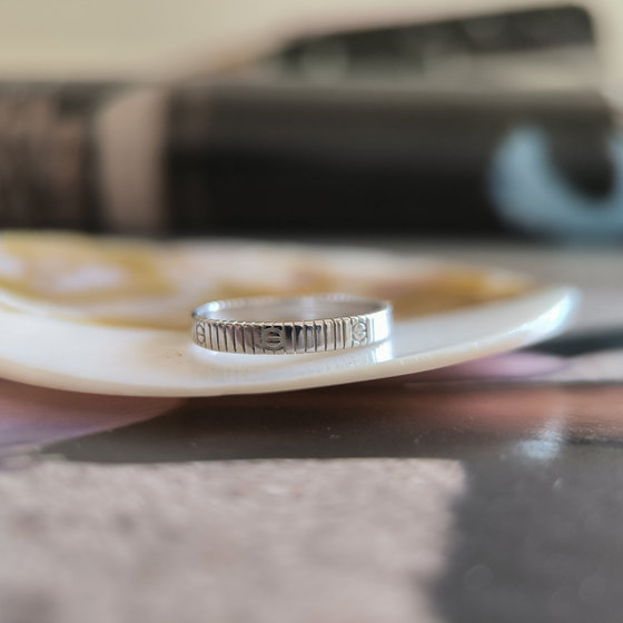 Серебряное кольцо без камней