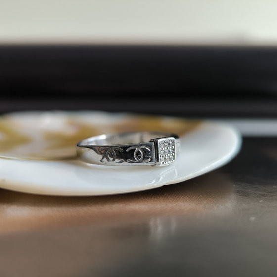 Серебряное кольцо с фианитами