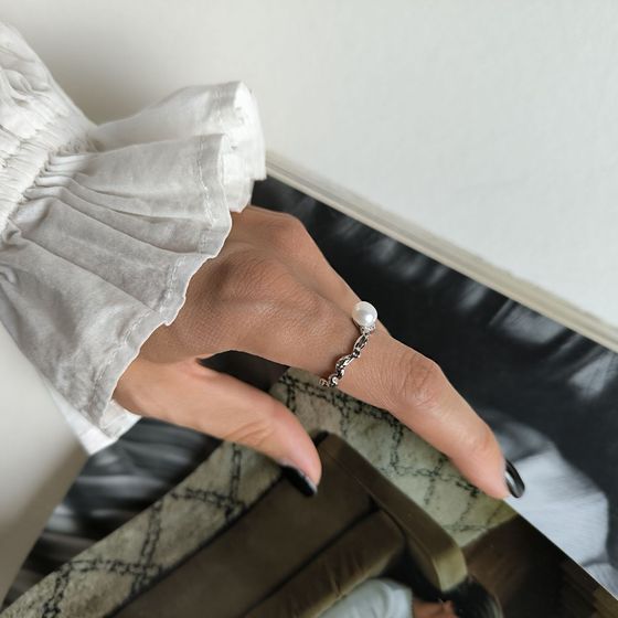 Серебряное кольцо с жемчугом