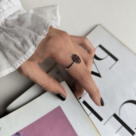 Серебряное кольцо с рубином 1.467ct, гранатом