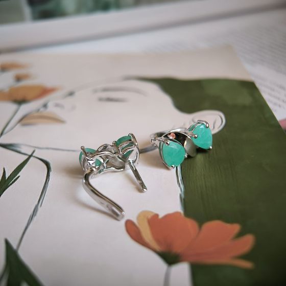 Серебряные серьги с изумрудом 4.058ct