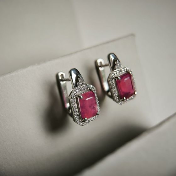 Серебряные серьги с рубином