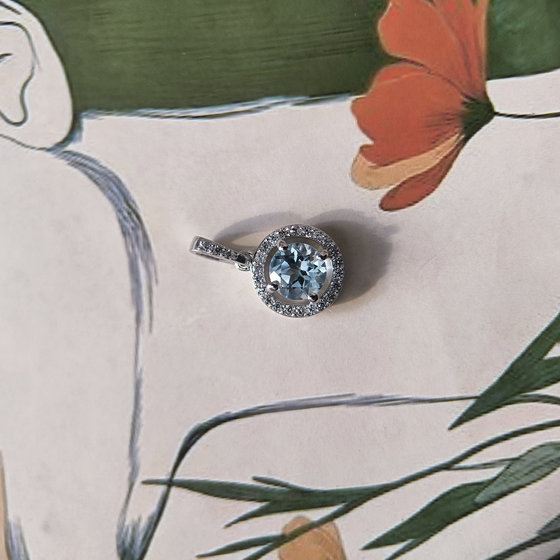 Серебряная подвеска с топазом 1.3ct, фианитами