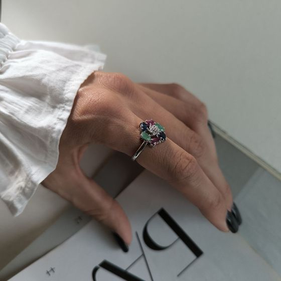 Серебряное кольцо с сапфиром, рубином, изумрудом