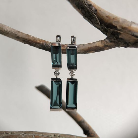 Серебряные серьги с топазом Лондон Блю 9.524ct