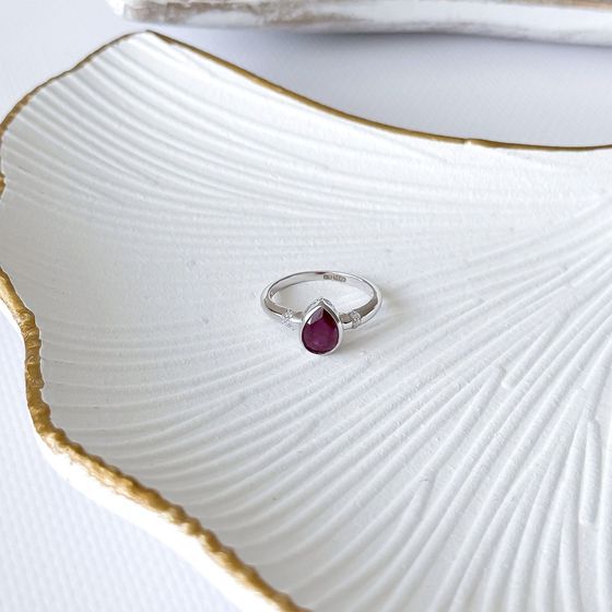 Серебряное кольцо с рубином 1.45ct, фианитами