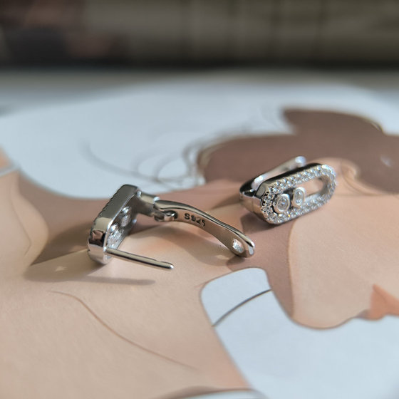 Серебряные серьги с фианитами