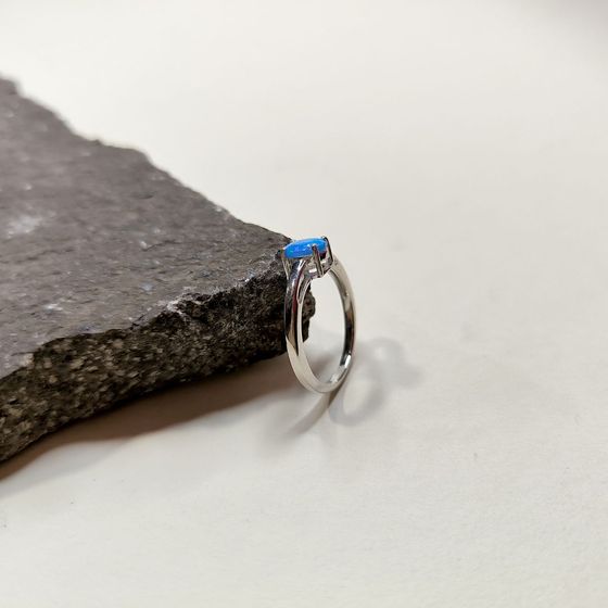 Серебряное кольцо с опалом 0.3ct