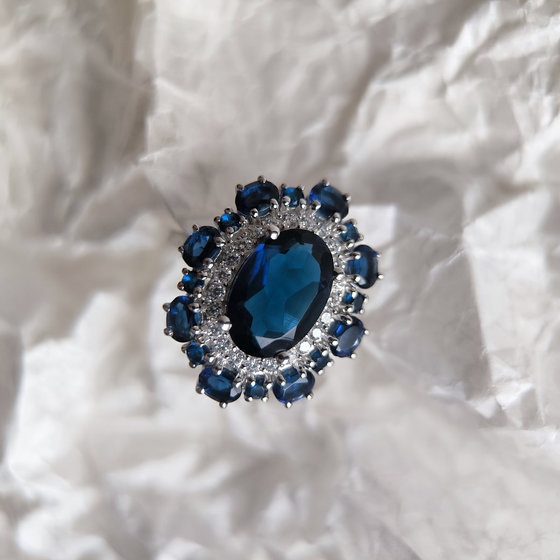 Серебряное кольцо с сапфиром nano