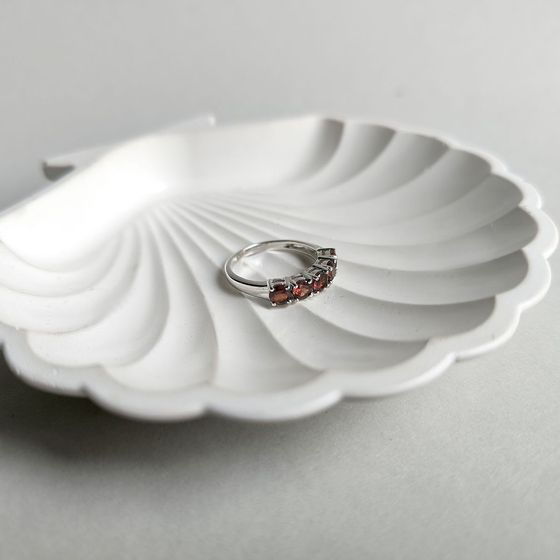 Серебряное кольцо с гранатом 1.558ct