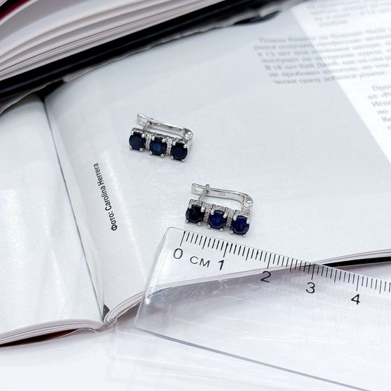 Серебряные серьги с сапфиром 2.844ct, фианитами