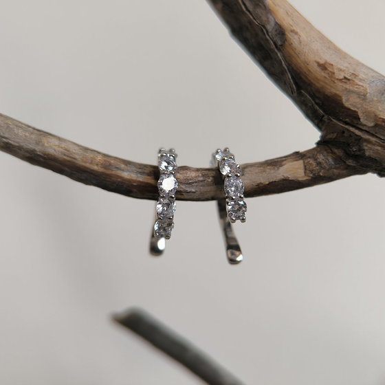 Серебряные серьги с фианитами