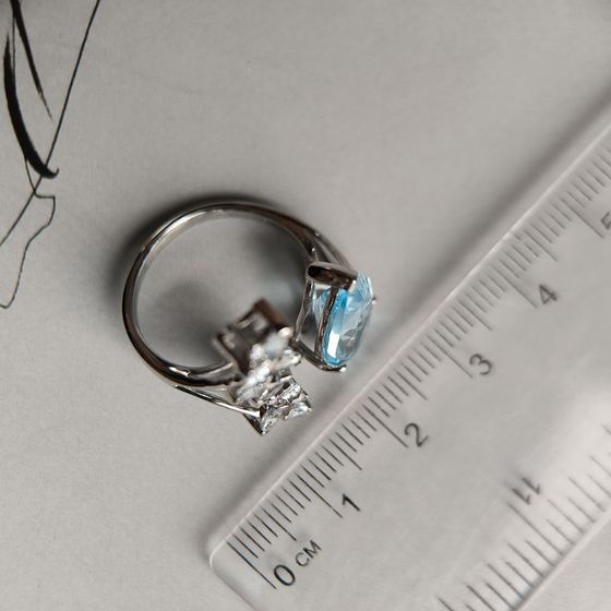 Серебряное кольцо с топазом 6.173ct
