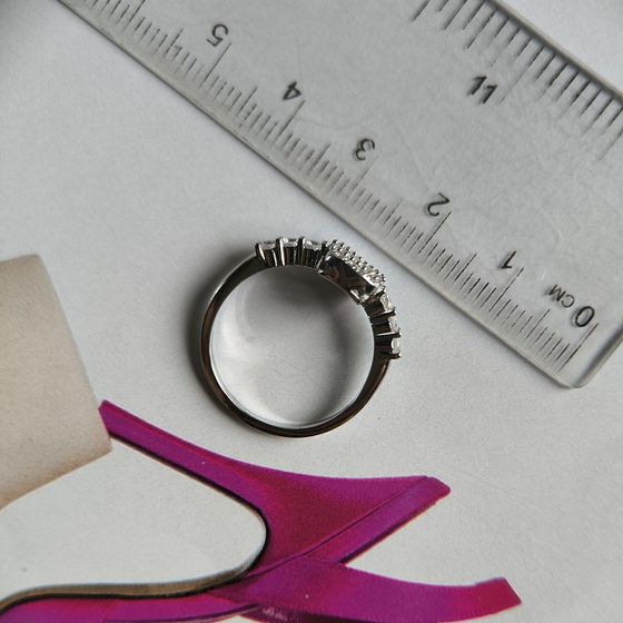 Серебряное кольцо с фианитами