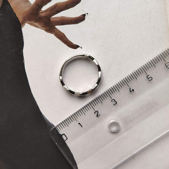 Серебряное кольцо без камней