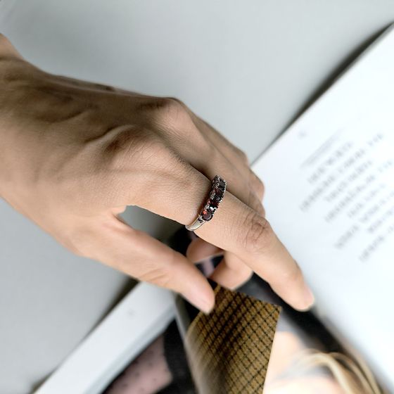 Серебряное кольцо с гранатом 1.558ct