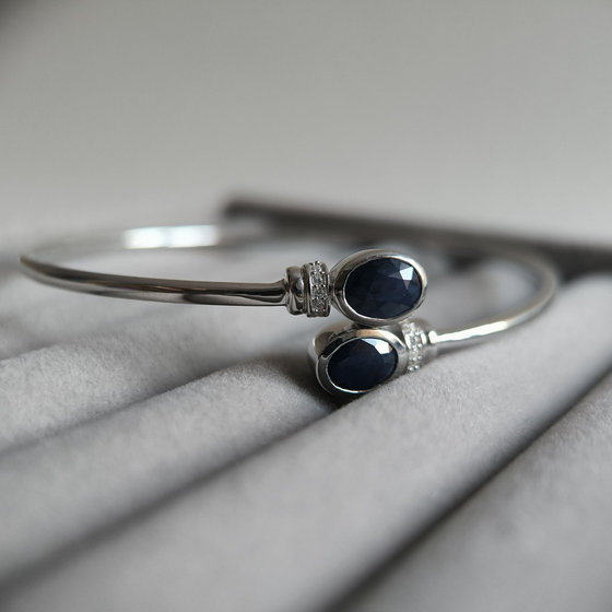 Серебряный браслет с сапфиром 3.171ct, фианитами