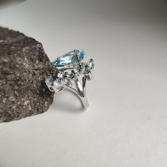 Серебряное кольцо с топазом 6.173ct