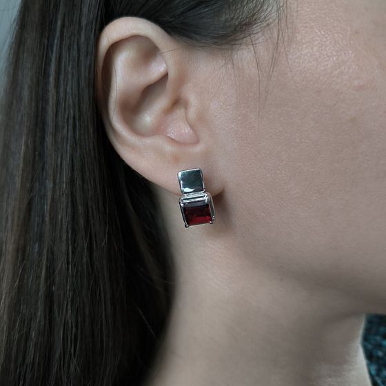 Серебряные серьги с гранатом nano 4.117ct