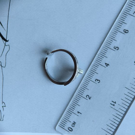 Серебряное кольцо с фианитами