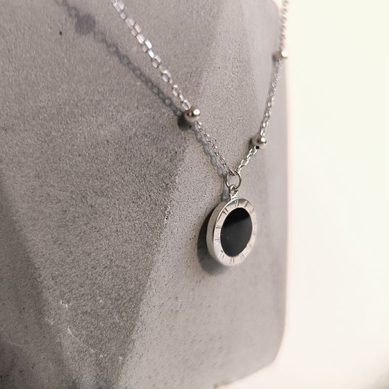 Серебряное колье с емаллю