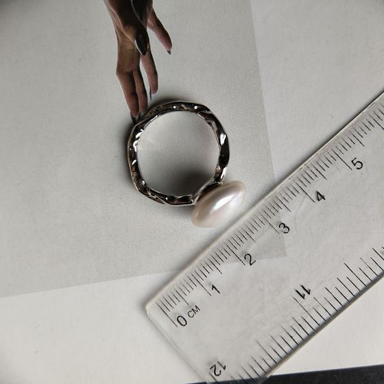 Серебряное кольцо с жемчугом барочным