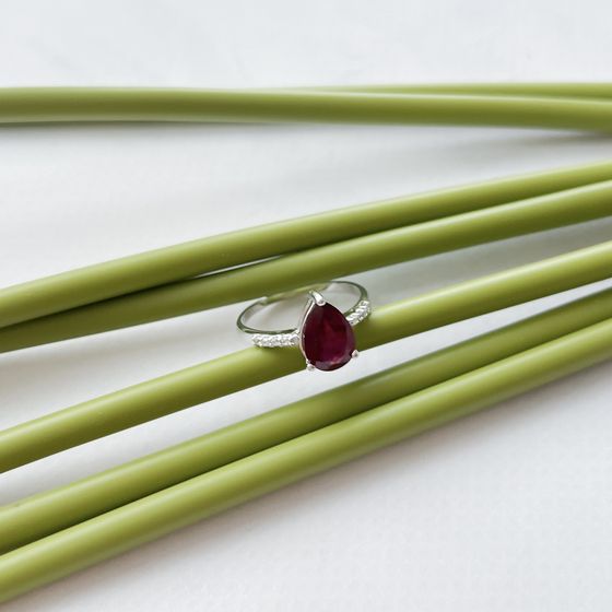 Серебряное кольцо с рубином 2.57ct