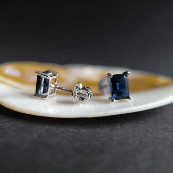 Серебряные серьги с сапфиром nano 1.675ct