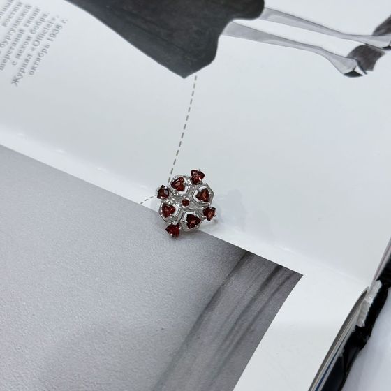 Серебряное кольцо с гранатом 2.533ct