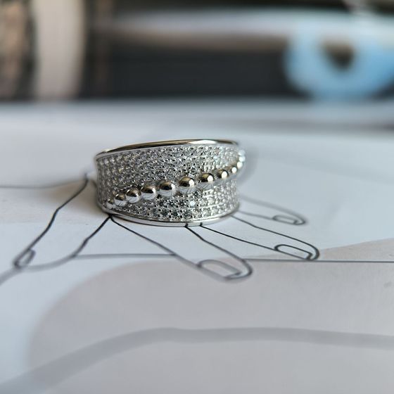 Серебряное кольцо с фианитами