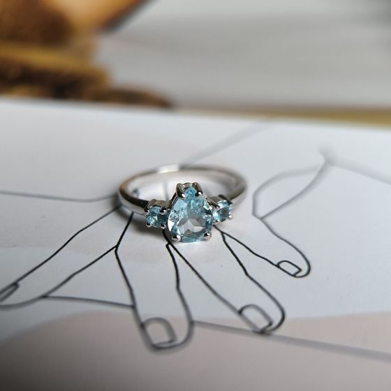 Серебряное кольцо с топазом 1.508ct