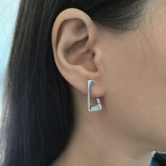 Серебряные серьги с фианитами