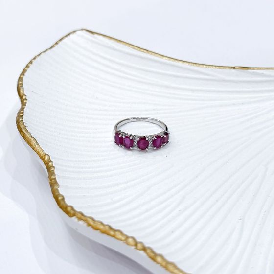 Серебряное кольцо с рубином 2.647ct, фианитами