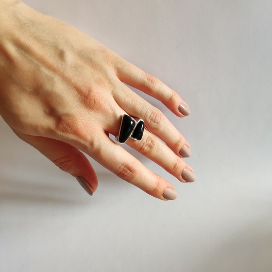 Серебряное кольцо с ониксом 9.286ct